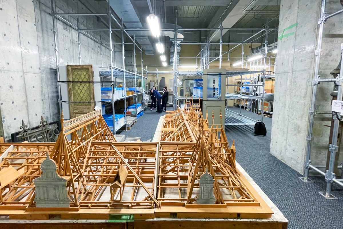 【丸の内建築保存部材倉庫】初公開の倉庫に潜入、保存部材から紐解く建築の歴史と技術